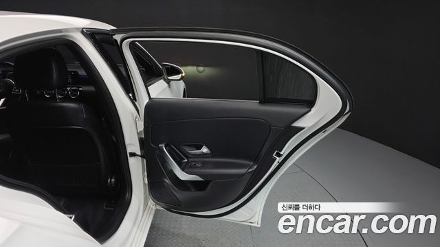 Mercedes-Benz A-Class (W177) A220 Hatchback 2022 — фото 25