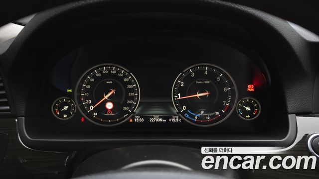 BMW 5 Series (F10) 528i xDrive Luxury Plus 2015 — фото 8