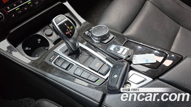 BMW 5 Series (F10) 528i xDrive Luxury Plus 2015 — фото 9