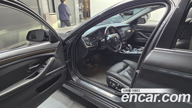 BMW 5 Series (F10) 528i xDrive Luxury Plus 2015 — фото 10