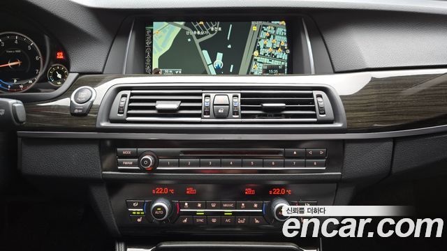 BMW 5 Series (F10) 528i xDrive Luxury Plus 2015 — фото 14
