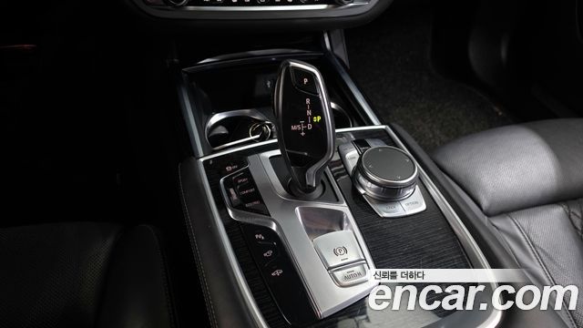 BMW 7 Series (G11) 740Li xDrive M Sport Package 2018 — фото 9