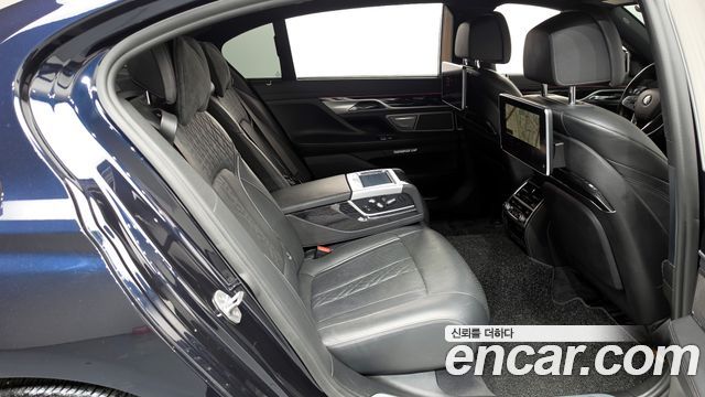 BMW 7 Series (G11) 740Li xDrive M Sport Package 2018 — фото 11
