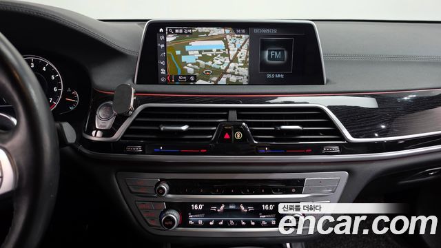 BMW 7 Series (G11) 740Li xDrive M Sport Package 2018 — фото 13