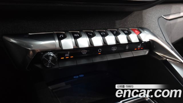 Peugeot 5008 (II) 1.2 Pure Tech Allure 2022 — фото 17