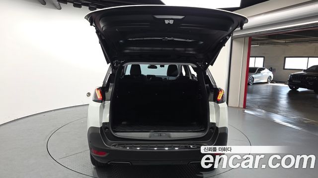 Peugeot 5008 (II) 1.2 Pure Tech Allure 2022 — фото 20
