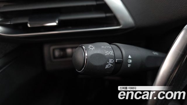 Peugeot 5008 (II) 1.2 Pure Tech Allure 2022 — фото 27