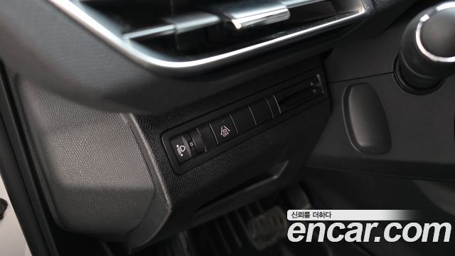 Peugeot 5008 (II) 1.2 Pure Tech Allure 2022 — фото 31