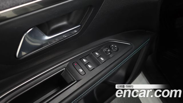 Peugeot 5008 (II) 1.2 Pure Tech Allure 2022 — фото 40