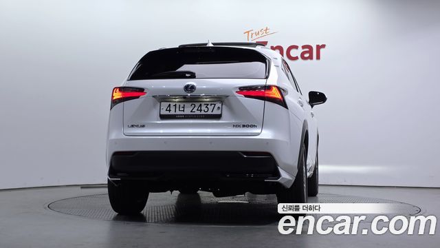 Lexus NX300h Supreme 2017 — фото 4