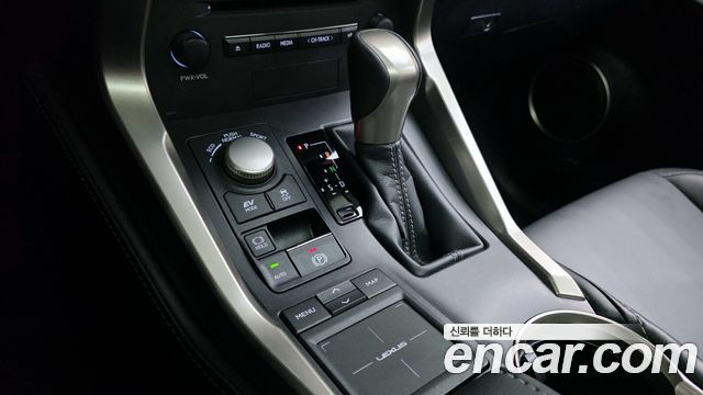 Lexus NX300h Supreme 2017 — фото 9