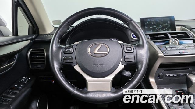 Lexus NX300h Supreme 2017 — фото 13