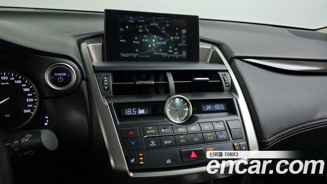 Lexus NX300h Supreme 2017 — фото 14