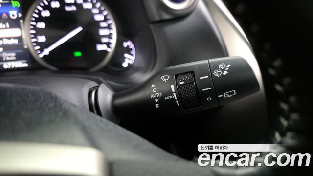 Lexus NX300h Supreme 2017 — фото 19