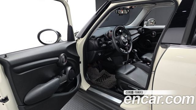 MINI Cooper D Mid 3rd 2015 — фото 10