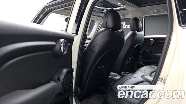 MINI Cooper D Mid 3rd 2015 — фото 11