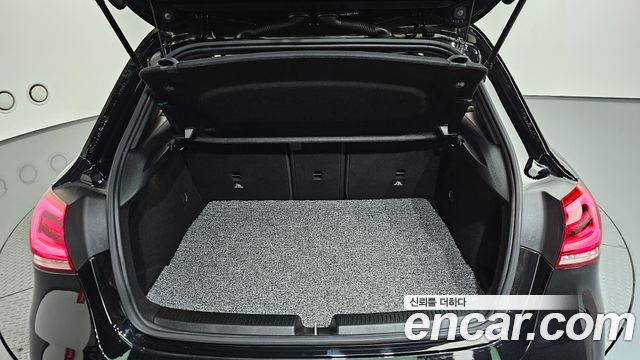 Mercedes-Benz A-Class (W177) AMG A45 4MAITC+ Hatchback 2020 — фото 17