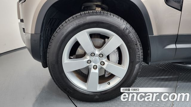 Land Rover Defender (L663) 110 D300 HSE 2023 — фото 5