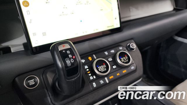 Land Rover Defender (L663) 110 D300 HSE 2023 — фото 9