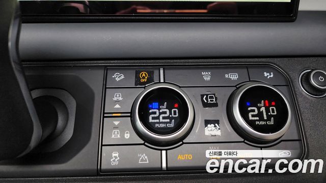Land Rover Defender (L663) 110 D300 HSE 2023 — фото 12