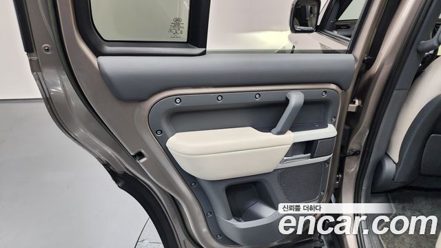 Land Rover Defender (L663) 110 D300 HSE 2023 — фото 25