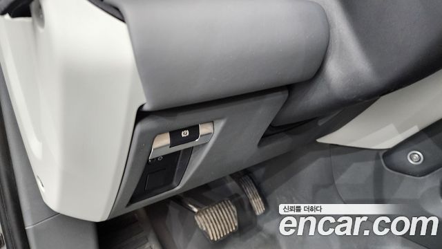 Land Rover Defender (L663) 110 D300 HSE 2023 — фото 28