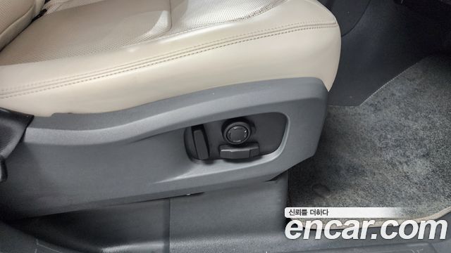 Land Rover Defender (L663) 110 D300 HSE 2023 — фото 41
