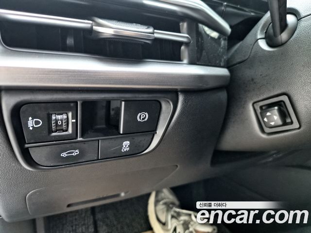 Hyundai Grandeur (GN7) 3.5 LPG 2WD (Taxi) Deluxe 2023 — фото 22