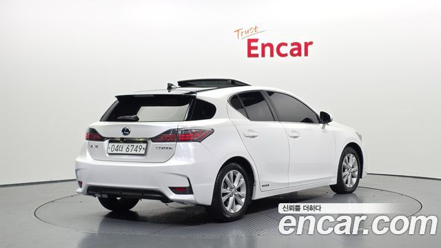 Lexus CT200h 1.8 Supreme ZWA10 2015 — фото 2