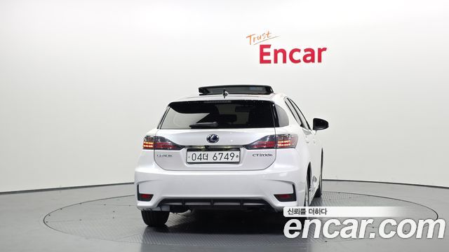 Lexus CT200h 1.8 Supreme ZWA10 2015 — фото 4