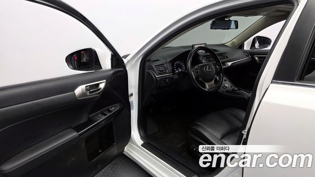 Lexus CT200h 1.8 Supreme ZWA10 2015 — фото 10