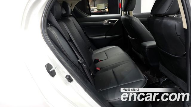 Lexus CT200h 1.8 Supreme ZWA10 2015 — фото 12