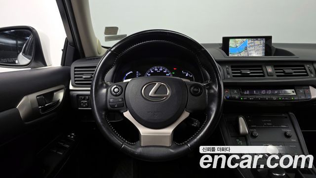 Lexus CT200h 1.8 Supreme ZWA10 2015 — фото 13