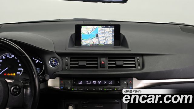 Lexus CT200h 1.8 Supreme ZWA10 2015 — фото 14