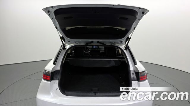 Lexus CT200h 1.8 Supreme ZWA10 2015 — фото 20