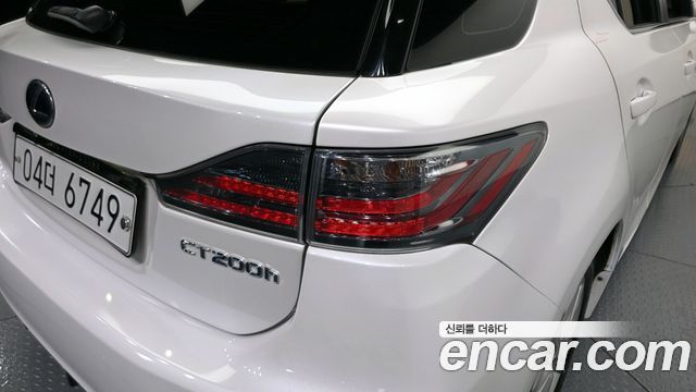 Lexus CT200h 1.8 Supreme ZWA10 2015 — фото 23