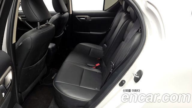 Lexus CT200h 1.8 Supreme ZWA10 2015 — фото 26