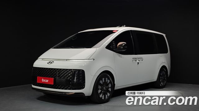 Hyundai Staria Lounge 9-Seater Prestige 2022 — фото 1