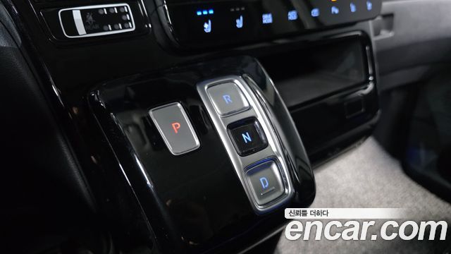 Hyundai Staria Lounge 9-Seater Prestige 2022 — фото 9