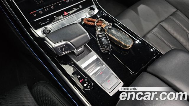 Audi A8 (D5) 55 TFSI Quattro LWB 2021 — фото 9