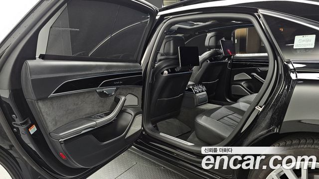 Audi A8 (D5) 55 TFSI Quattro LWB 2021 — фото 12