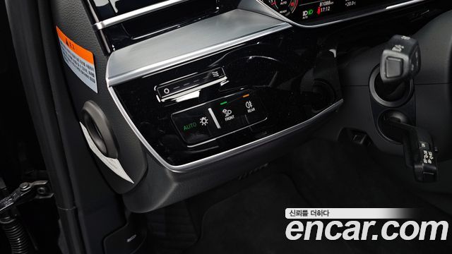 Audi A8 (D5) 55 TFSI Quattro LWB 2021 — фото 28