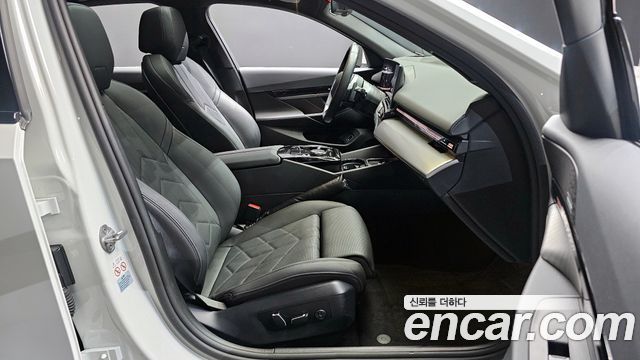 BMW 5 Series (G60) 520i M Sport 2024 — фото 11