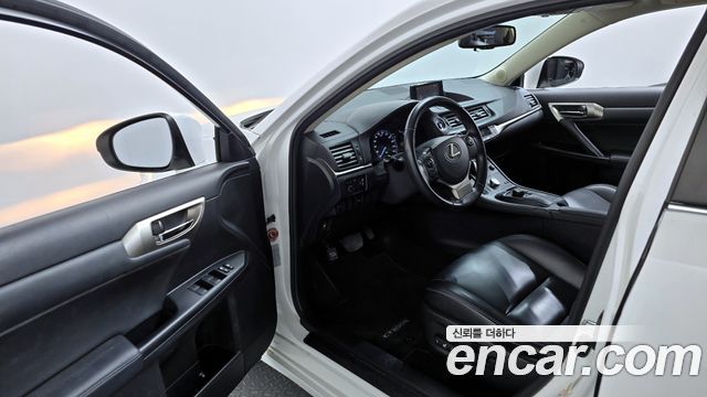 Lexus CT200h 1.8 Supreme ZWA10 2014 — фото 10