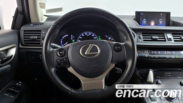 Lexus CT200h 1.8 Supreme ZWA10 2014 — фото 18