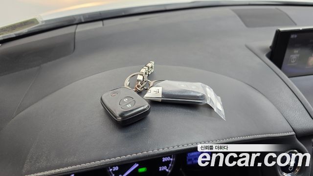 Lexus CT200h 1.8 Supreme ZWA10 2014 — фото 20