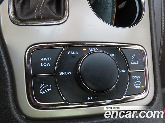 Jeep Grand Cherokee 3.0 Diesel Overland Summit WK2 2016 — фото 15