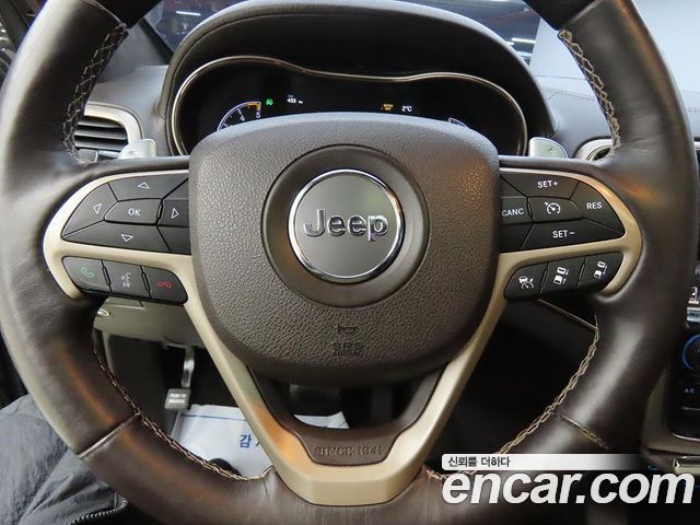 Jeep Grand Cherokee 3.0 Diesel Overland Summit WK2 2016 — фото 16