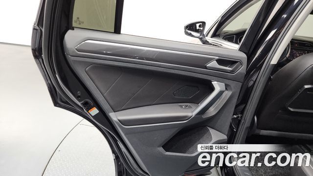 Volkswagen Tiguan (II) 2.0 TDI Prestige 2020 — фото 25