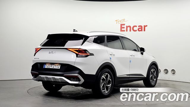 Kia Sportage (V) Gasoline 1.6 Turbo 2WD Prestige 2023 — фото 2